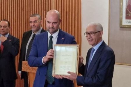 Спикер израильского Кнессета подарил властям Марокко самый маленький в мире экземпляр Корана