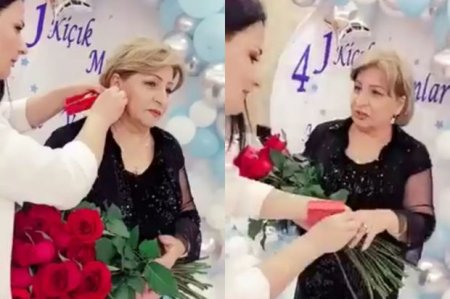 В Хырдлане родительница "подарила" учительнице начальных классов золотые серьги и кольцо
