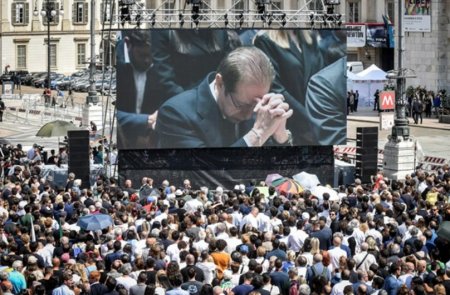 В Милане прошла церемония прощания с Берлускони