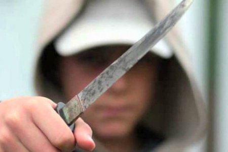 Состоящий на учете в психбольнице ударил ножом 11-летнего мальчика