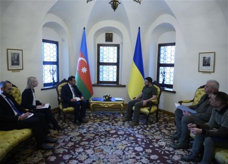 Зеленский: Азербайджан примет участие в восстановлении Ирпеня и в преодолении последствий катастрофы на Каховской ГЭС