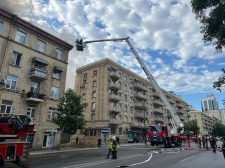 В Баку бомжи спровоцировали пожар в 5-этажке