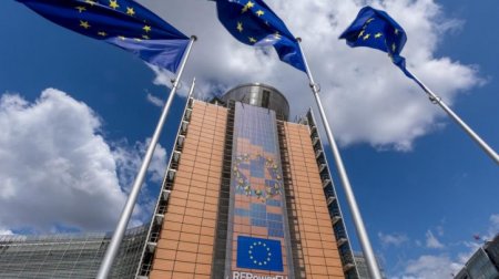 В ЕС хотят принять закон, который разрешит слежку за журналистами