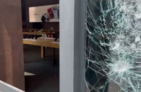 В Страсбурге участники беспорядков ограбили магазин Apple