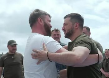 Зеленский забрал в Украину из Турции командиров «Азовстали»
