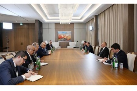Президент Азербайджана принял министра иностранных дел и национального сообщества за рубежом Алжира