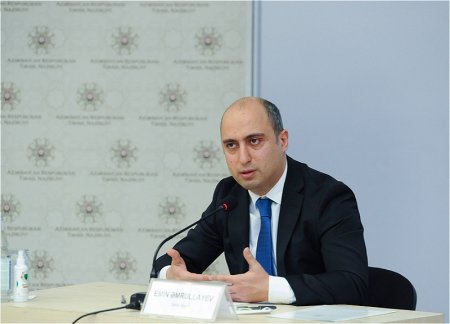 Эмин Амруллаев: В Азербайджане есть учителя, получающие зарплату в 2000 манатов и более