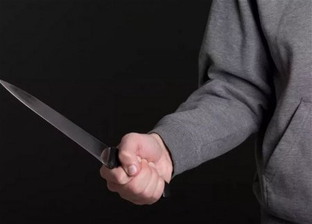 В Баку отец нанес ножевые ранения своему сыну