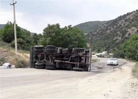 В Кяльбаджаре автомобиль с военнослужащими попал в аварию, есть погибший