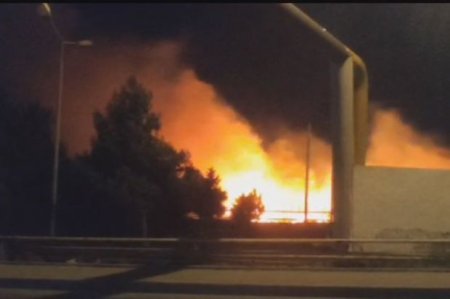 В Хатаинском районе Баку возник пожар