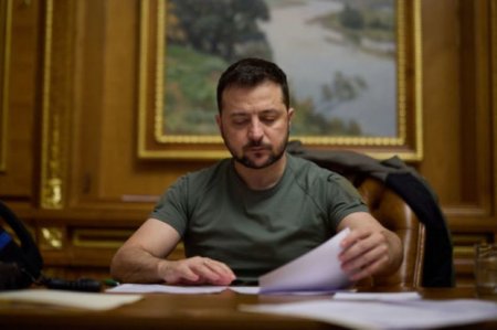 Военное положение и мобилизацию снова продлят: Зеленский внес законопроекты в Раду