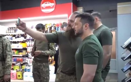 Зеленский приехал на позиции украинских военных под Бахмутом