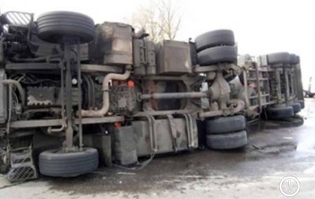 Тяжелая авария на трассе Баку - Газах: двое погибших