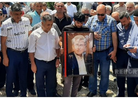 Сурет Гусейнов похоронен в Гяндже 