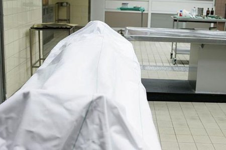 В Лянкяране 12-летняя девочка сломала шею, играя с братом