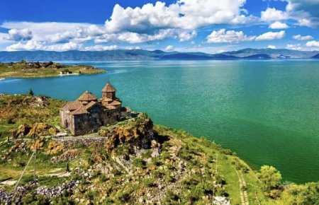 Советник посла Украины в Армении утонул в озере Гейча