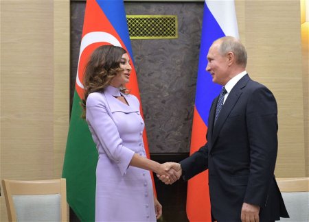 Владимир Путин поздравил Мехрибан Алиеву с днем рождения