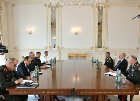 Президент Азербайджана принял главу Генштаба ВС Турции