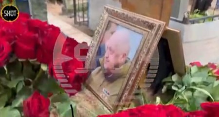 Пригожина похоронили на Пороховском кладбище Санкт-Петербурга