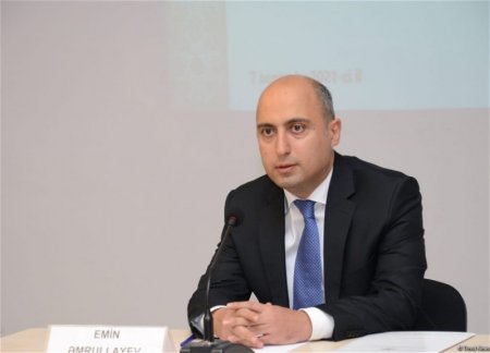Эмин Амруллаев: 21 человек набрал 0-9 баллов на повторном сертификационном экзамене