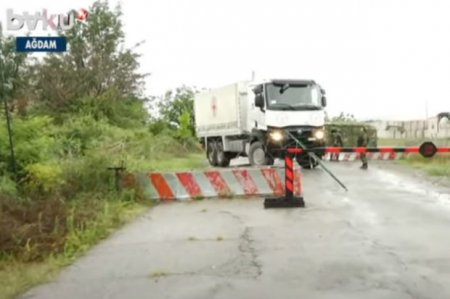 Автомобили МККК доставили груз в Ханкенди и вернулись 