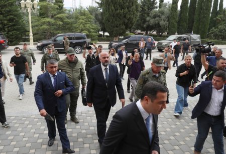 В Евлахе началась встреча с представителями армянских жителей Карабаха - ФОТО