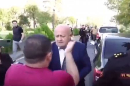 Члены семей армянских солдат, погибших в 44-дневной войне, избили депутата в Ереване