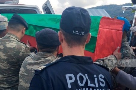 Тело шехида Вюсала Оруджева предано земле