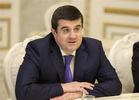 Араика Арутюняна допросили в Баку