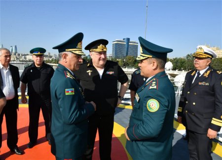 Российское пограничное судно прибыло с дружеским визитом в бакинский порт 