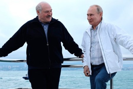 Первым поздравившим Путина с днем рождения стал Лукашенко