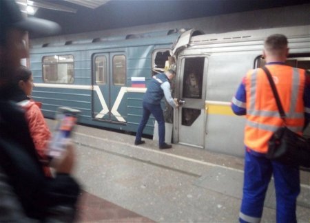 В Московском метро столкнулись два поезда