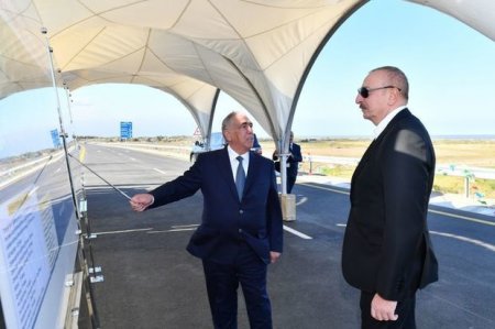 Ильхам Алиев принял участие в открытии новой платной автодороги Баку - Губа - госграница с Россией