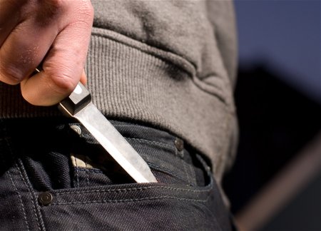 В Азербайджане 17-летний молодой человек ранил ножом свою мать