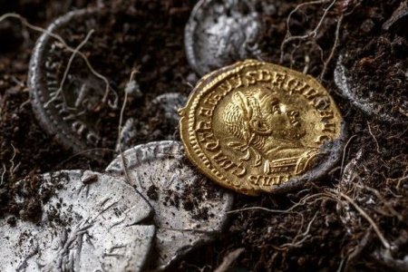 В море у итальянской Сардинии нашли огромный клад с древнеримскими монетами