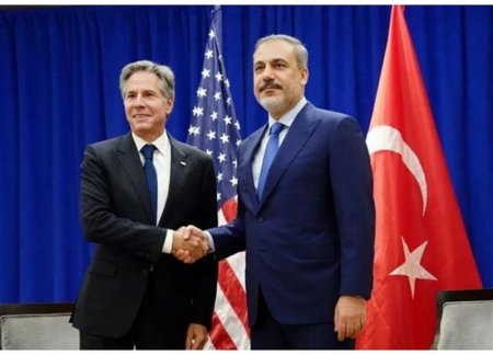 Глава МИД Турции встретился с госсекретарем США