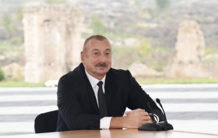 Алиев: Армения отрицает право на возвращение азербайджанцев