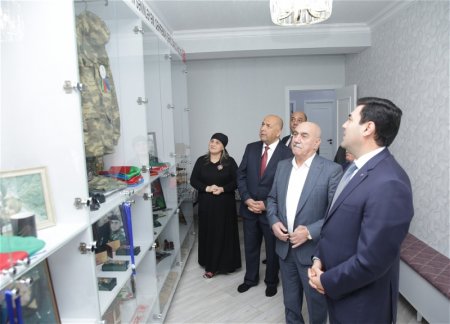 Хачмазские бизнесмены подарили квартиру матери шехида