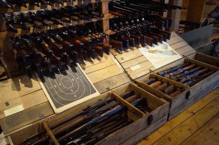 Северная Корея поставила в Россию более тысячи контейнеров с боеприпасами