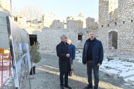 Президент Ильхам Алиев ознакомился с реставрационными работами в мечети Ашагы Говхар Ага в Шуше 