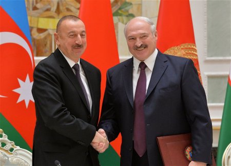 Лукашенко поздравил Ильхама Алиева с днем рождения
