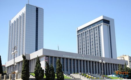 Милли Меджлис ратифицировал соглашение об авиасообщении между Азербайджаном и Ираком