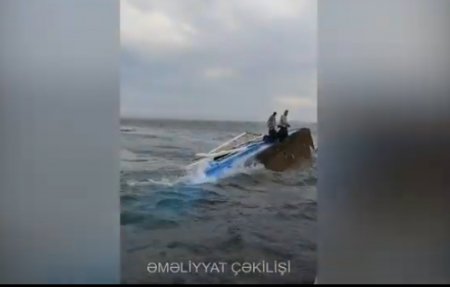 B акватории бакинского бульвара затонул прогулочный катер.