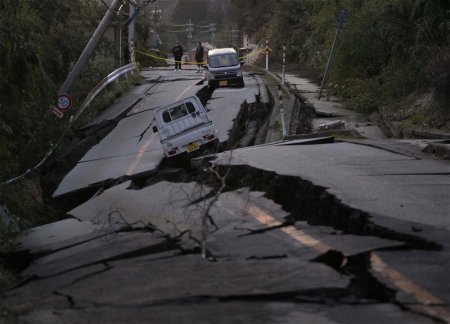 Число жертв землетрясений в Японии возросло до 55 
