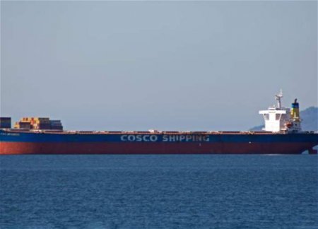 Судно под флагом Либерии с индийским экипажем захвачено у побережья Сомали