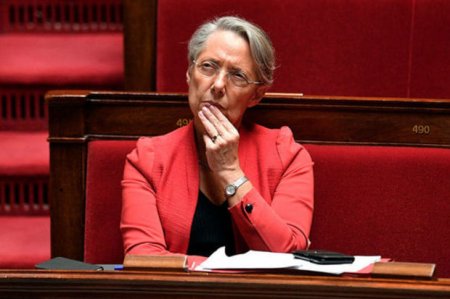 Элизабет Борн ушла в отставку с поста премьера Франции 