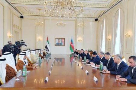 Состоялась встреча президентов Азербайджана и ОАЭ в расширенном составе
