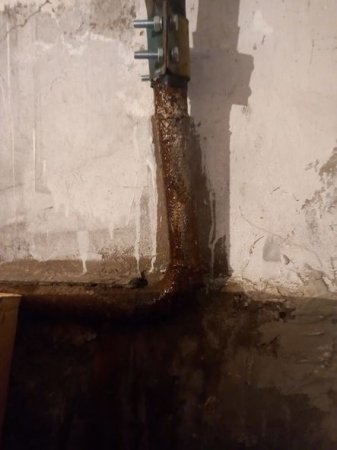 Заявление "Азерсу" в связи с прогнившей водопроводной трубой в Баку - ФОТО