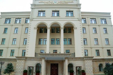 Несколько должностных лиц азербайджанской армии были отправлены в запас и в отставку
