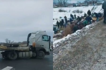 На дороге Баку - Губа перевернулась фура